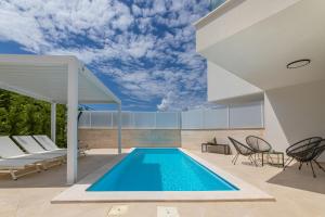 Villa Aurelia 4 with pool