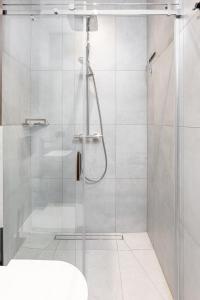 Fresh & Functional I Balcony I Pool I ᴄᴏʜᴏsᴛ