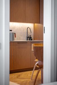 Fresh & Functional I Balcony I Pool I ᴄᴏʜᴏsᴛ