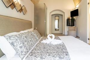 GuestHost - White Stones Rooms