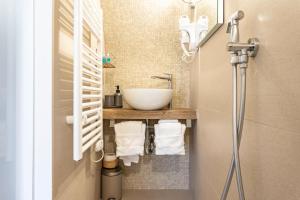 GuestHost - White Stones Rooms