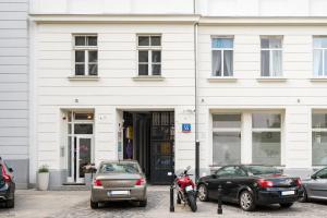 Mokotowska Royal Apartment by BookingHost