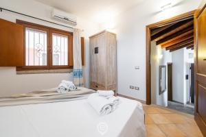 Cliffside Blue img18