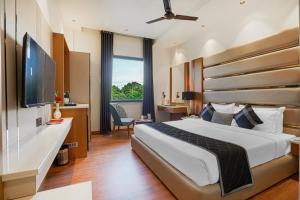 Hotel Aura Bliss Near Goal Bagh Railway Station Amritsar