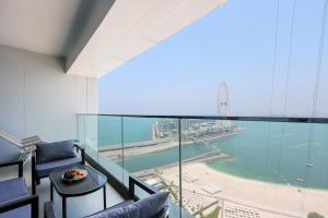 Livbnb - Lush 2BR Suite with Sea and Ain View in Address JBR