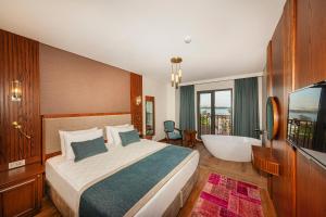 Junior Suite room in Azade Hotel