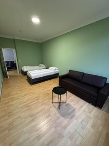 K0 Kirchröderstr 1 EG 2x SZ und Balkon