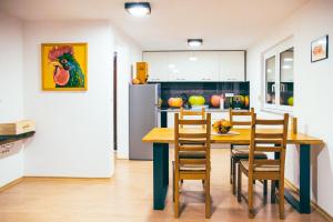 Apartment House VINARIA 