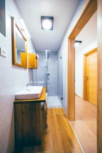 Apartment House VINARIA 