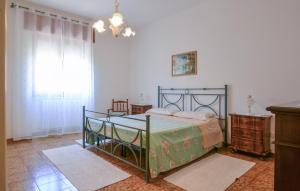 2 Bedroom Lovely Apartment In Bosa