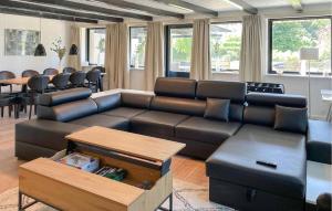 Gorgeous Home In Væggerløse With Wifi