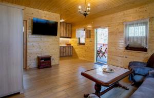 Stunning Apartment In Ostrowite