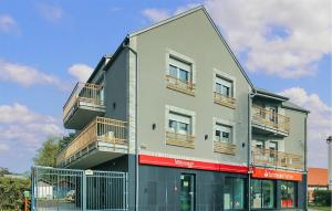 Gorgeous Apartment In Ustka With Wifi