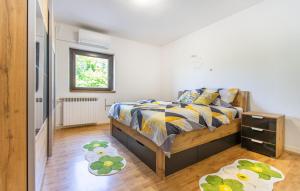 4 Bedroom Beautiful Home In Sezana