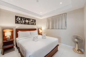 C195 Romantic 1BR Ocean Views Cozy & Bright