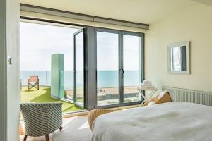 The Beach House at Sandgate by Bloom Stays