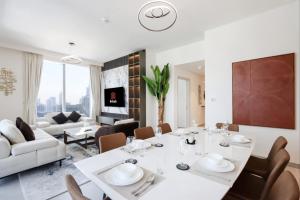 Upgraded 3B plus Maids with Skyline Views at Forte