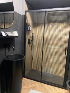 One of one experiences - ART ROOM