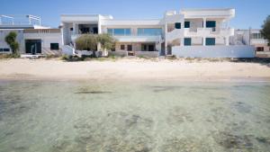 Torre Pali Beachside Retreat