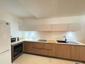 Maison Cosy avec rooftop et BBQ - Roquette