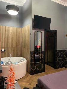 One of one experiences - LOVE ROOM