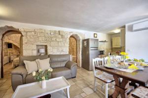 Trullo Santo Stefano by PosarelliVillas