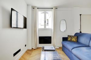 Pick A Flats Apartment in Tour Eiffel - Rue du Champs de Mars