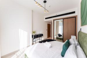 Beautiful 1 Bed Apartment in Binghatti Orchid