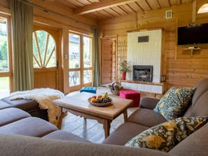 GLICZAROWA OSADA, Chata 18 osób, Domek 8 osób NA WYŁĄCZNOŚĆ, 8 sypialni z łazienkami, spokój, przyroda, wyjątkowe miejsce