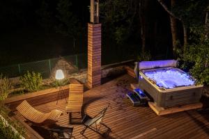 Maisons d'hotes nuit romantique insolite dans une cascade : photos des chambres