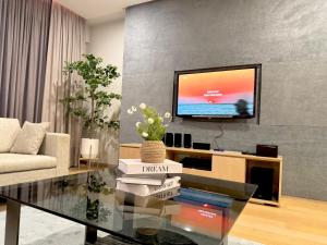 2BR with Balcony 188 Suites KL - Apartmány, Kuala Lumpur