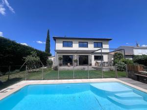 Villas Belle villa familiale avec piscine : photos des chambres