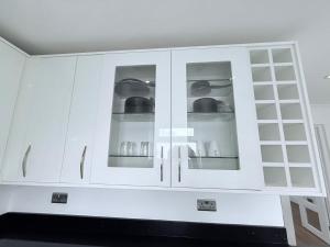 Fountain House-Sleeps 5-Central Dagenham-Parking