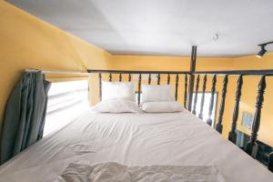 Stay&Chill - S.5 - Nostalgic studio near Bui Vien