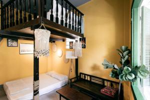 Stay&Chill - S.5 - Nostalgic studio near Bui Vien