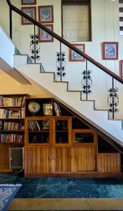 Rainbow Cottage 3BR Villa Nainital hills Cook