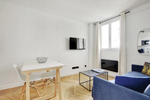 Pick A Flats Apartment in Tour Eiffel - Rue du Champs de Mars