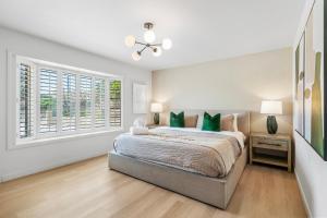 @ Marbella Lane - Contemporary 4BR Charm w Pool