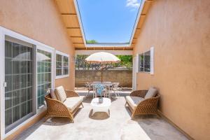 @ Marbella Lane - Contemporary 4BR Charm w Pool