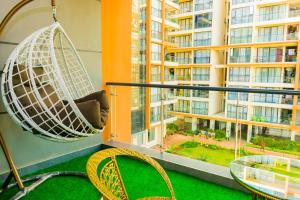 beautifully and elegantly furnished apartment with fully equipped gym, swimming pool ,private parking space ,,children playing ground and unbeatable city views in lavington