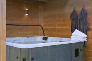 Oude Nieuwelandseweg 33B - Ouddorp - Villa Hopper (met jacuzzi, voor gebruik)