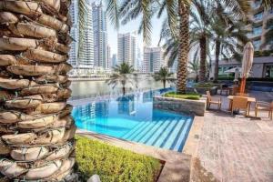 Vserve - 1 BR Escape in the Heart of Dubai Marina