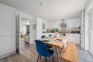 Hot Tub - Garden Oasis - Stylish Stay