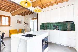 La Casina, precious property in a unique location, Viareggio