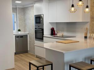 CENTRO VIGO Apartamento reformado, AVE-VIALIA - muy céntrico 5PAX