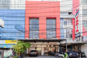 RedDoorz at Sparkling Hotel near Stasiun Gubeng Surabaya