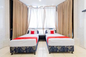 RedDoorz at Sparkling Hotel near Stasiun Gubeng Surabaya