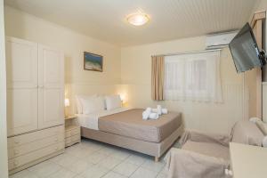 MAKIS VILLAGE-APARTMENTS