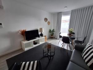 Smile and Wave Apartment