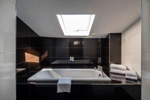 Hotels Hotel Le Canberra : photos des chambres